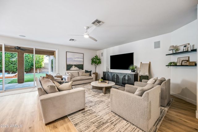 1121 E POWELL Way, Chandler, AZ 85249