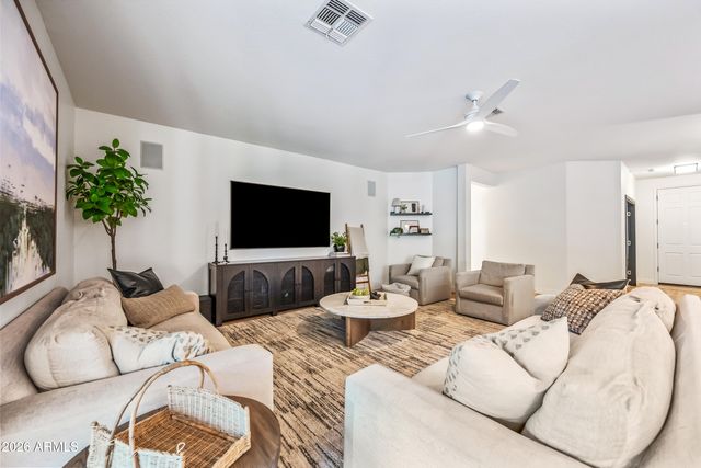 1121 E POWELL Way, Chandler, AZ 85249