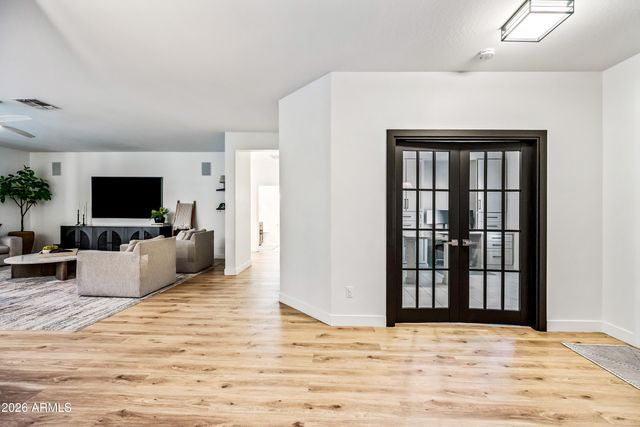 1121 E POWELL Way, Chandler, AZ 85249