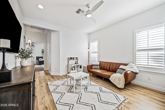 1121 E POWELL Way, Chandler, AZ 85249