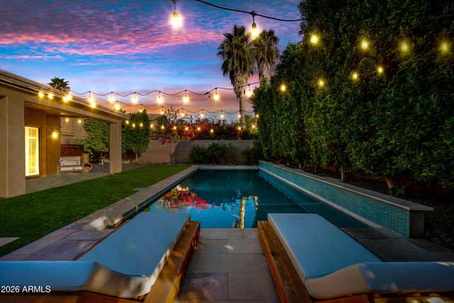 1121 E POWELL Way, Chandler, AZ 85249