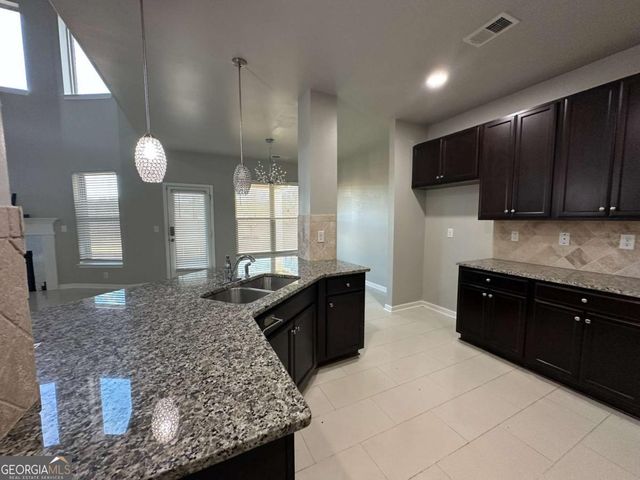 3368 Alhambra Circle, Hampton, GA 30228