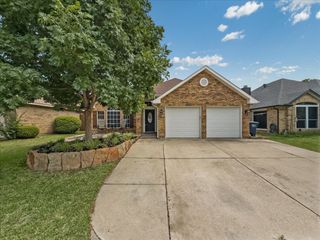 2745 Salado Trail, Fort Worth, TX 76118