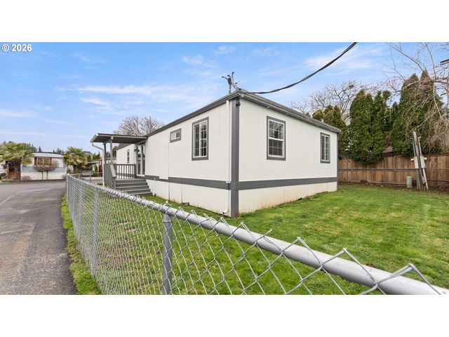 15758 Se HIGHWAY 224 85, Damascus, OR 97089