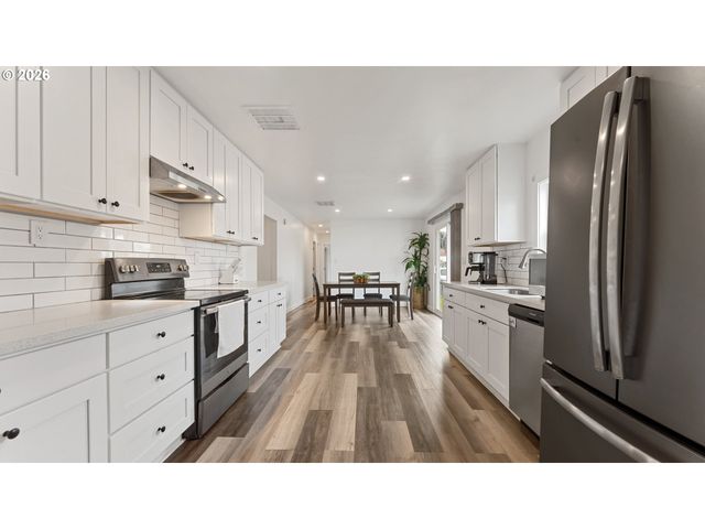 15758 Se HIGHWAY 224 85, Damascus, OR 97089