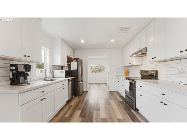 15758 Se HIGHWAY 224 85, Damascus, OR 97089