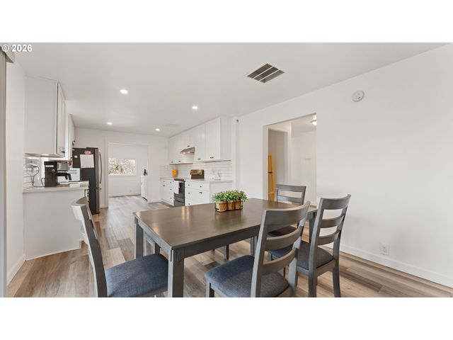 15758 Se HIGHWAY 224 85, Damascus, OR 97089