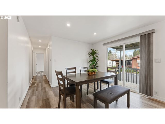 15758 Se HIGHWAY 224 85, Damascus, OR 97089