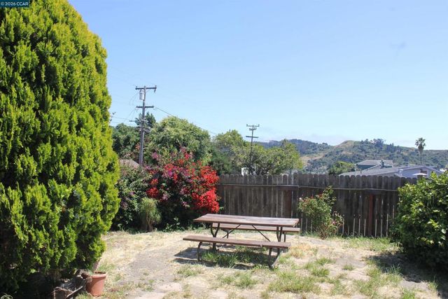 715 Santa Maria Rd, El Sobrante, CA 94803