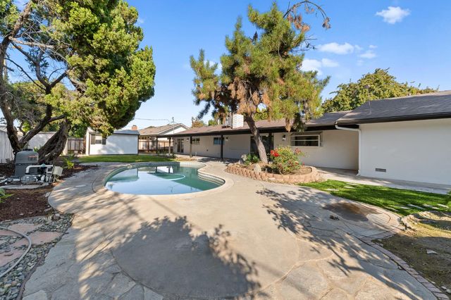 5657 N Colonial Avenue, Fresno, CA 93704