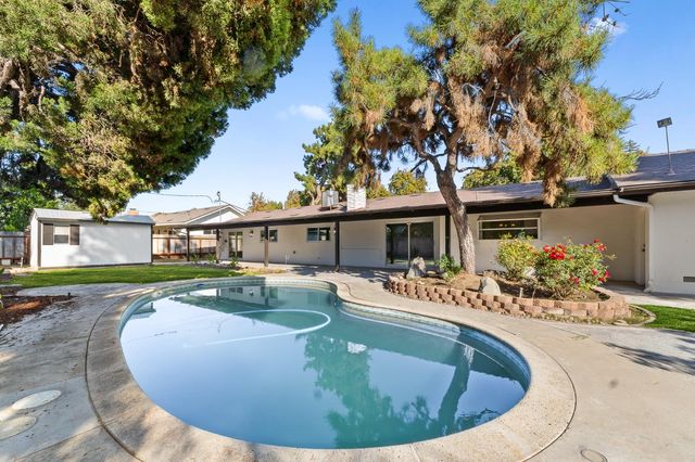 5657 N Colonial Avenue, Fresno, CA 93704