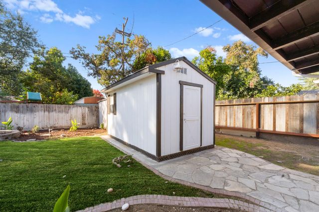 5657 N Colonial Avenue, Fresno, CA 93704