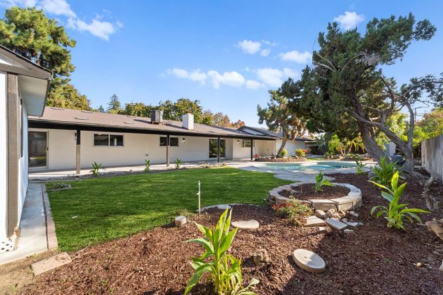 5657 N Colonial Avenue, Fresno, CA 93704