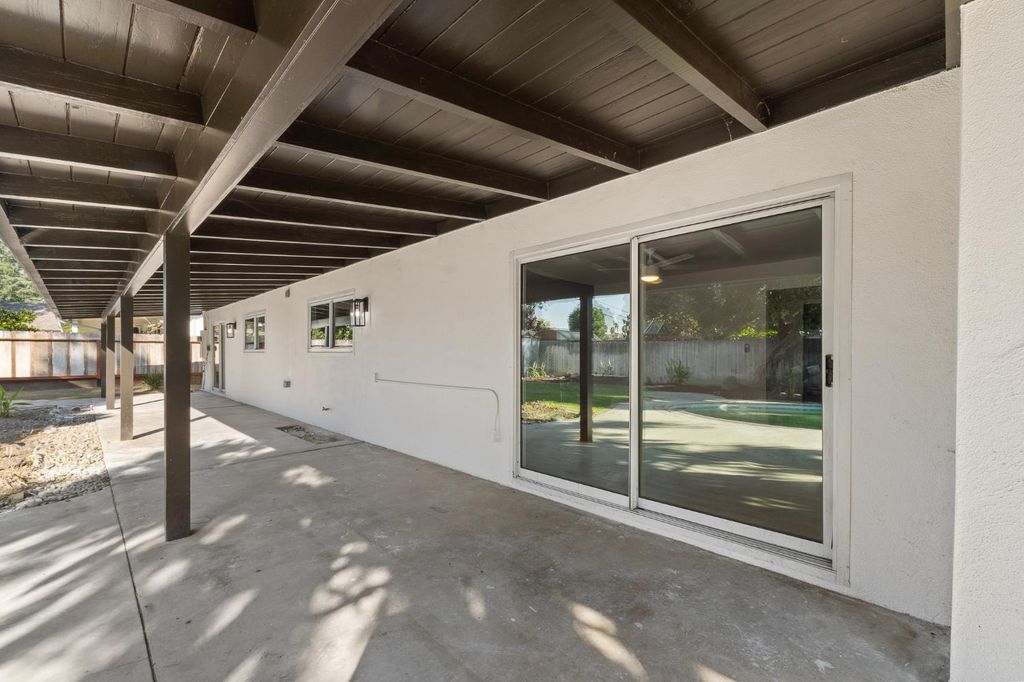 Image 17 of property listing at 5657 N Colonial Avenue, Fresno, CA 93704