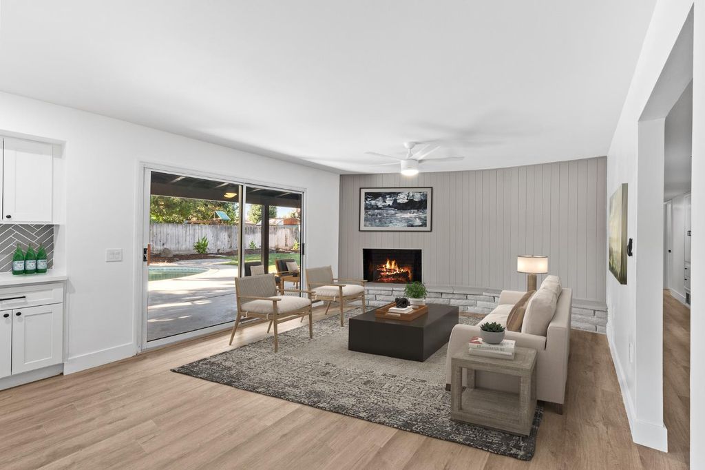 Image 3 of property listing at 5657 N Colonial Avenue, Fresno, CA 93704