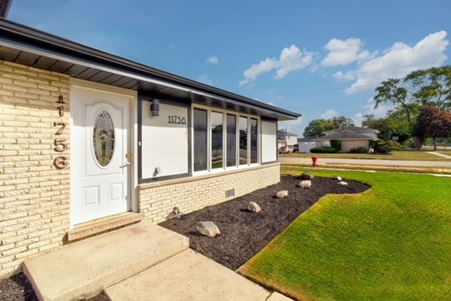 11756 S Leamington Avenue, Alsip, IL 60803