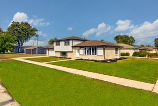 11756 S Leamington Avenue, Alsip, IL 60803