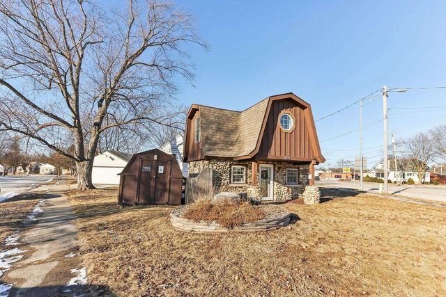 608 N Grandview Boulevard, Waukesha, WI 53188
