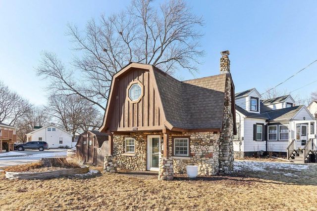 608 N Grandview Boulevard, Waukesha, WI 53188