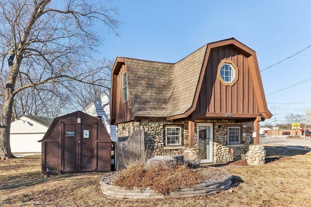 608 N Grandview Boulevard, Waukesha, WI 53188