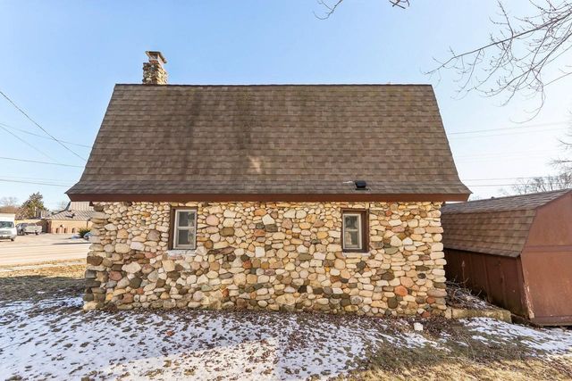 608 N Grandview Boulevard, Waukesha, WI 53188