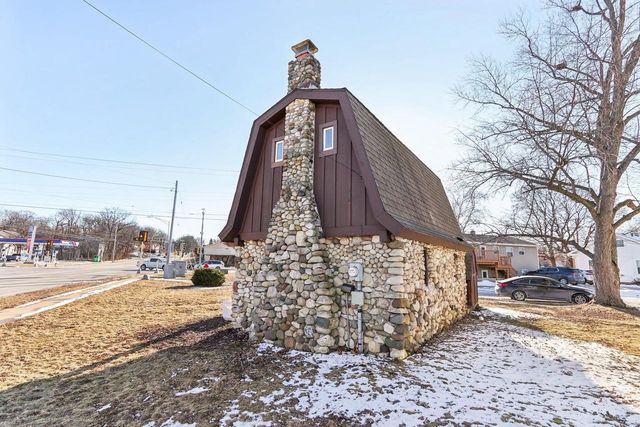 608 N Grandview Boulevard, Waukesha, WI 53188