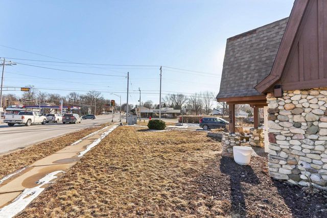 608 N Grandview Boulevard, Waukesha, WI 53188
