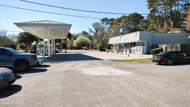 1180 Ribaut Rd Ste 7, Beaufort, SC 29902