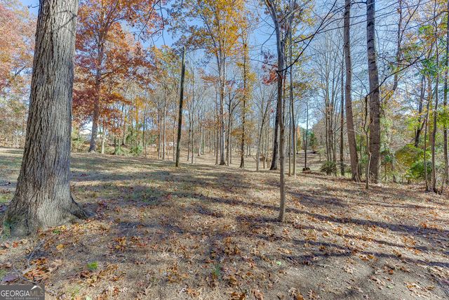 131 Canix Lane, Hoschton, GA 30548