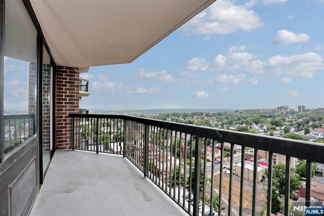 770 Anderson Avenue 18K, Cliffside Park, NJ 07010