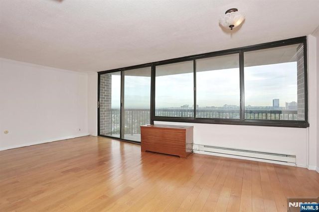 770 Anderson Avenue 18K, Cliffside Park, NJ 07010