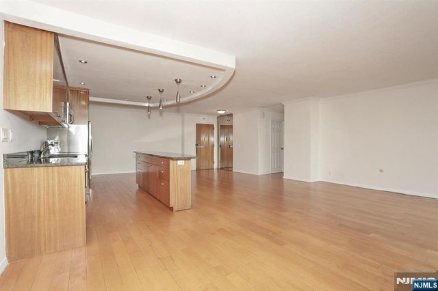 770 Anderson Avenue 18K, Cliffside Park, NJ 07010