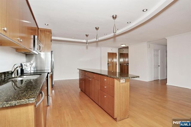 770 Anderson Avenue 18K, Cliffside Park, NJ 07010