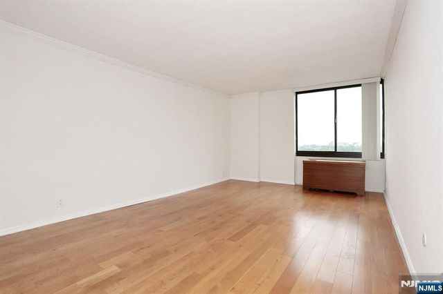 770 Anderson Avenue 18K, Cliffside Park, NJ 07010