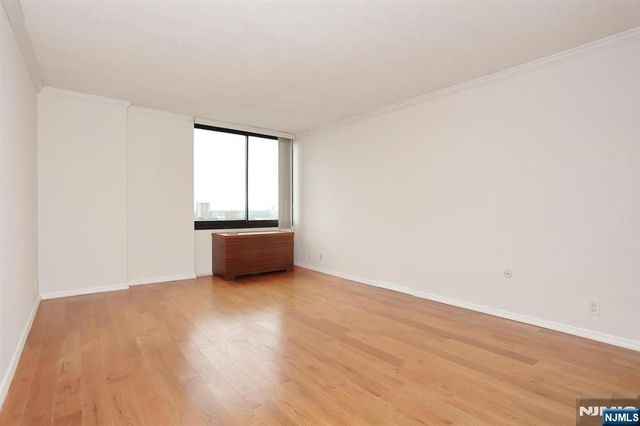 770 Anderson Avenue 18K, Cliffside Park, NJ 07010