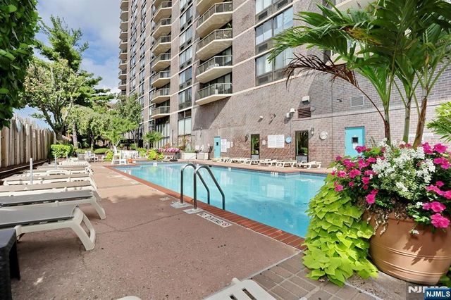 770 Anderson Avenue 18K, Cliffside Park, NJ 07010