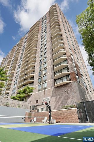 770 Anderson Avenue 18K, Cliffside Park, NJ 07010