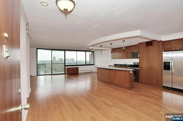 770 Anderson Avenue 18K, Cliffside Park, NJ 07010