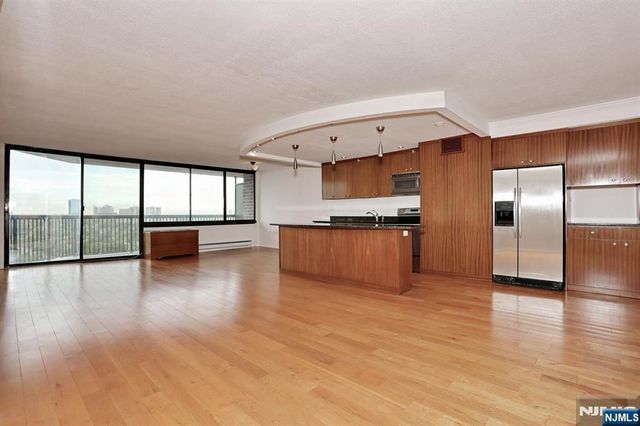 770 Anderson Avenue 18K, Cliffside Park, NJ 07010
