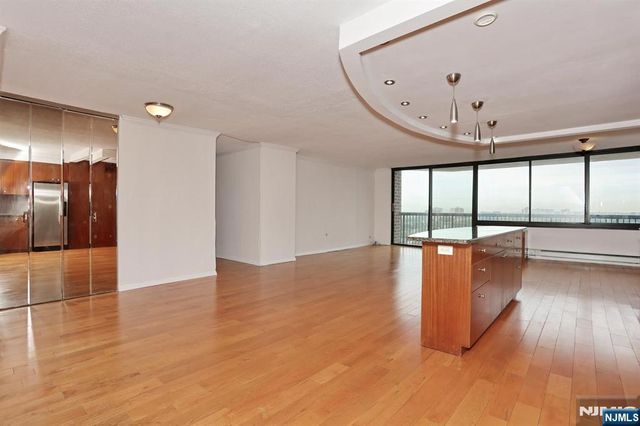 770 Anderson Avenue 18K, Cliffside Park, NJ 07010