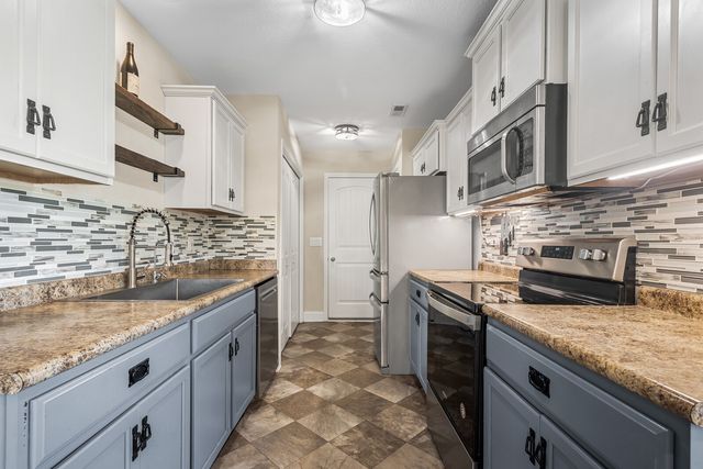 1277 Morstead Dr, Clarksville, TN 37042