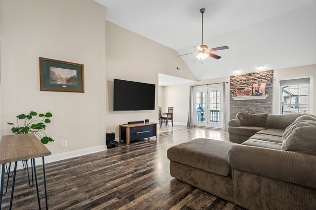 1277 Morstead Dr, Clarksville, TN 37042