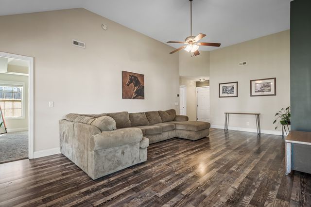 1277 Morstead Dr, Clarksville, TN 37042