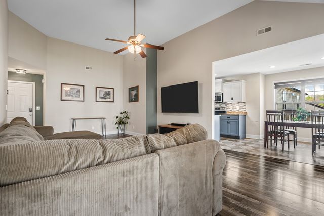 1277 Morstead Dr, Clarksville, TN 37042