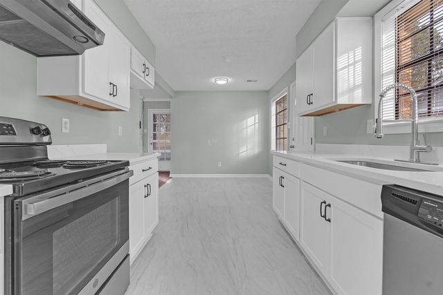 5740 WILLOW SPRINGS DR, Millington, TN 38053