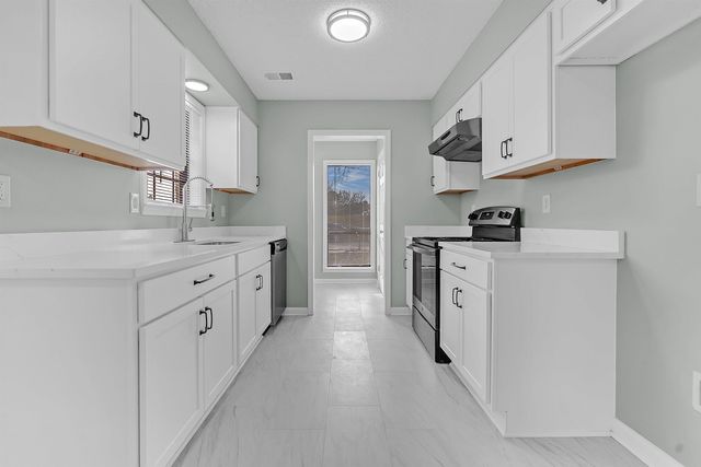 5740 WILLOW SPRINGS DR, Millington, TN 38053