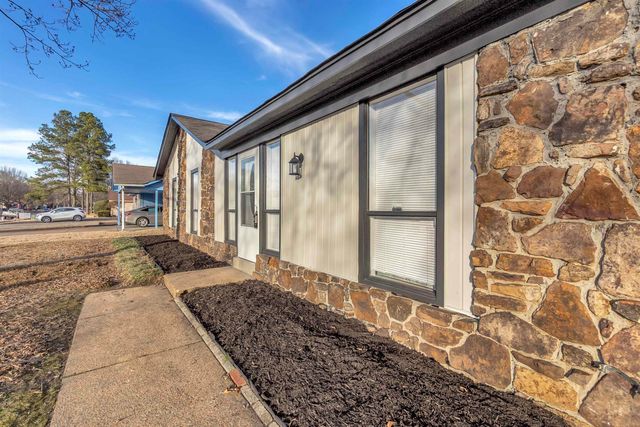 5740 WILLOW SPRINGS DR, Millington, TN 38053