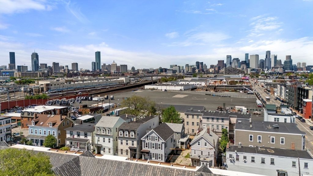 9R-11 Dexter St, Boston, MA 02127