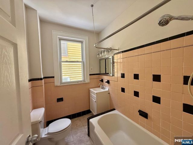 308 Davis Avenue APT1, Harrison, NJ 07029