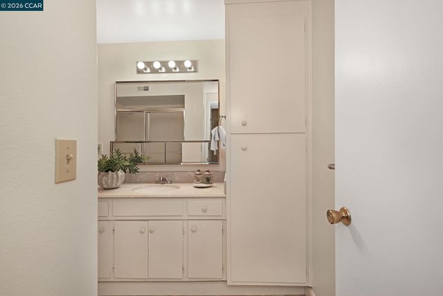 1305 Singingwood Ct 8, Walnut Creek, CA 94595